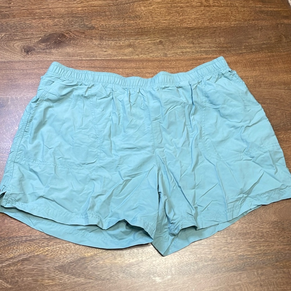 Women’s Columbia Shorts XL Light Blue
